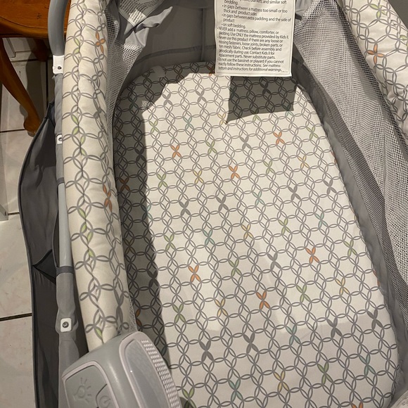 Baby bassinet - Picture 3 of 3